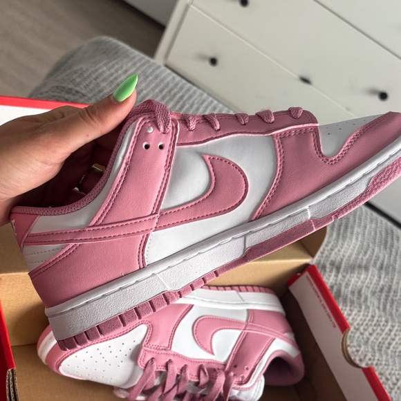 Nike Dunk Low-Top “Next Nature” in White/Elemental Pink - Picture 3 of 6